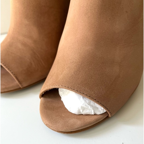 Steve Madden Callvin Peep Toe Sandal - Picture 5 of 10